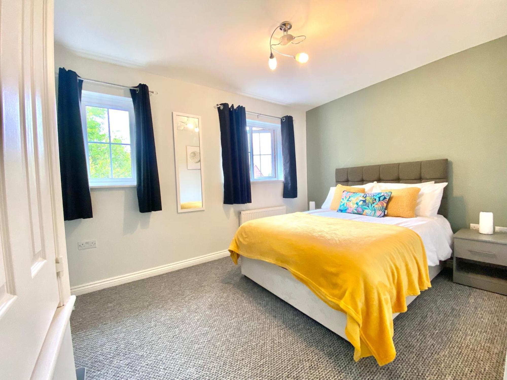 Free Private Parking! Oakley House And Garden! Fully Equipped 4 Comfy Beds Villa Corby Exterior photo
